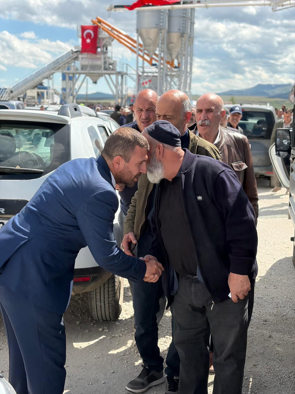 Şiyar Bahtiyar Eren’den Hınıs’a Değer Katan Dev Yatırım.. Endo Hazır Beton Santrali'nin Açılışı Yapıldı