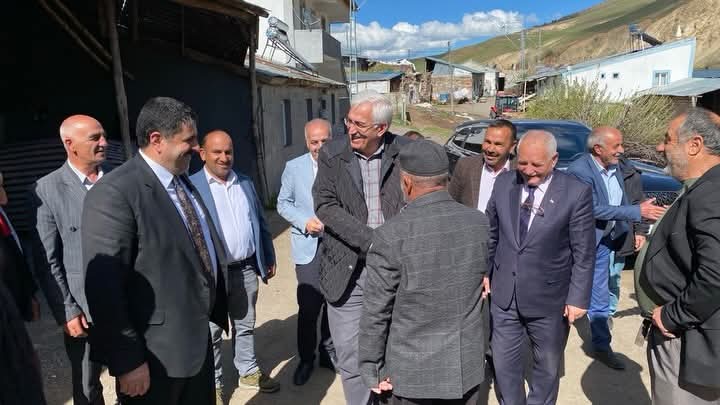 AK Parti Milletvekili Mehmet Emin Öz: “Köprüköy, Başkan Nevzat Karasu’nun Hizmetleriyle Büyüyor”