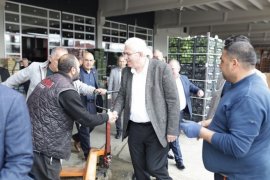 Milletvekili Adayı Mehmet Emin Öz'ü Vatandaşlar Adeta Bağrına Bastı