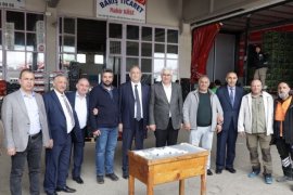 Milletvekili Adayı Mehmet Emin Öz'ü Vatandaşlar Adeta Bağrına Bastı