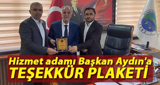 Mahalle Muhtarı'ndan Başkan Aydın'a Plaketli Teşekkür