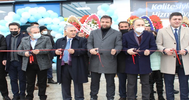 Düzgün Marketlerin Yıldızkent Toki2 Şubesi Görkemli Bir Açılışla Hizmete Başladı