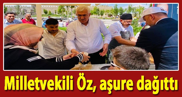 AK Parti Milletvekili Mehmet Emin Öz, Aşure Dağıttı