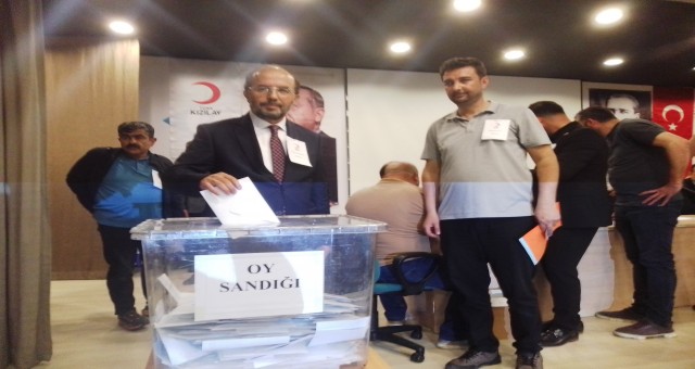 Kızılay Erzurum Şubesi'nin yeni Başkanı Hüseyin Bekmez